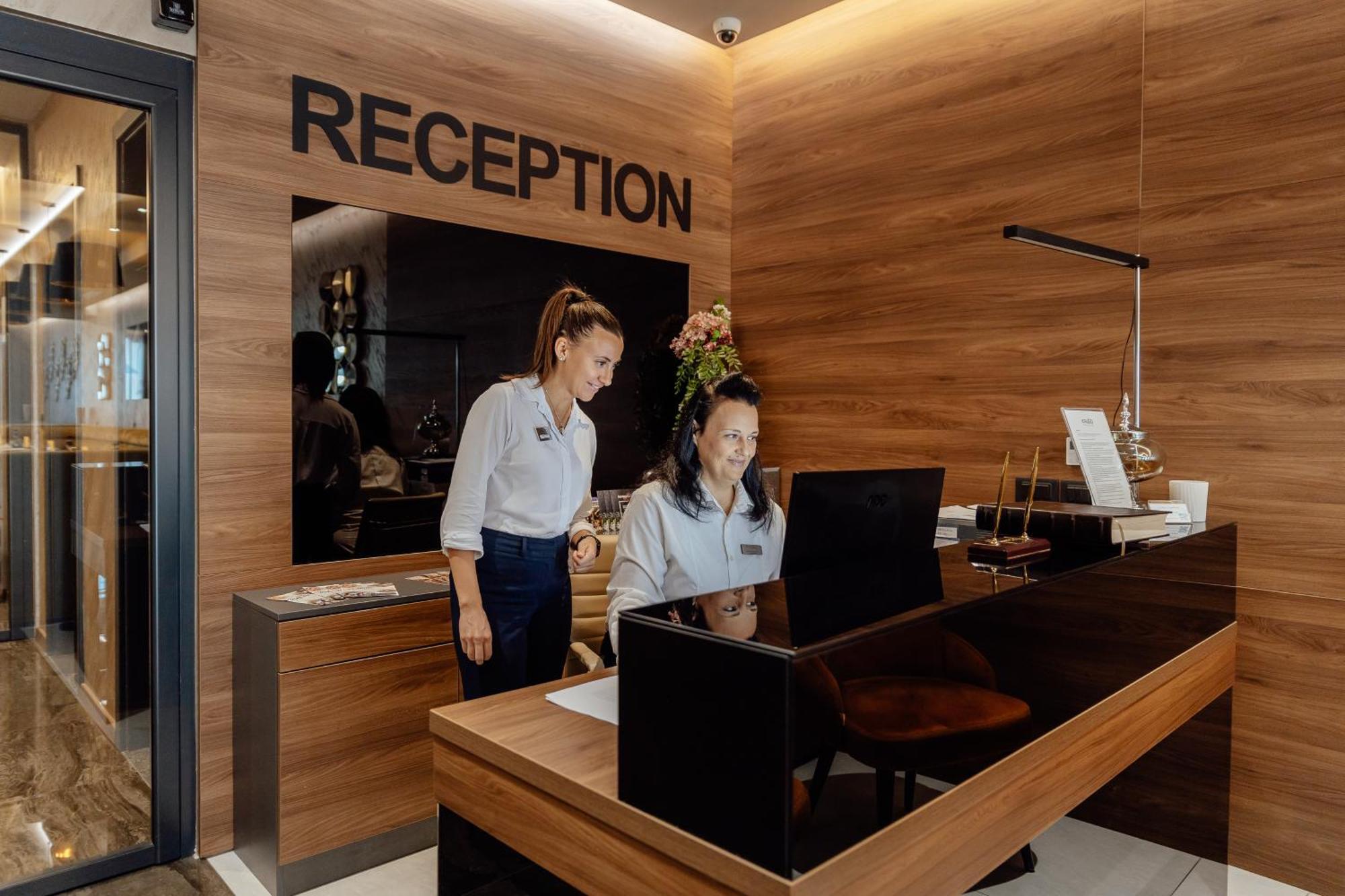 Garni Hotel Kruso Херцег Нови Екстериор снимка